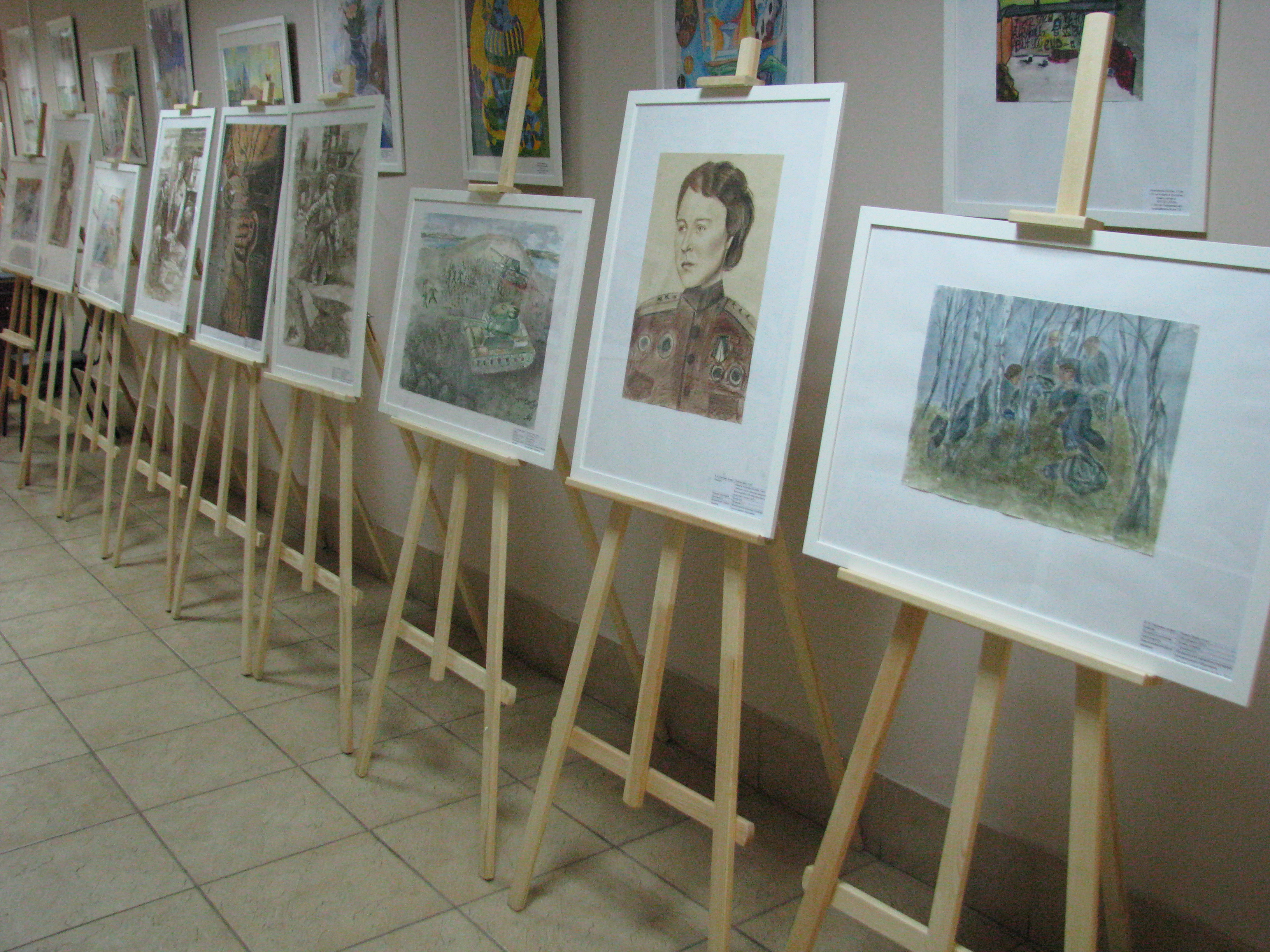 27 апреля 2015 - Выставка, посвященная 70-летию Победы в Великой Отечественной войне в ДХШ