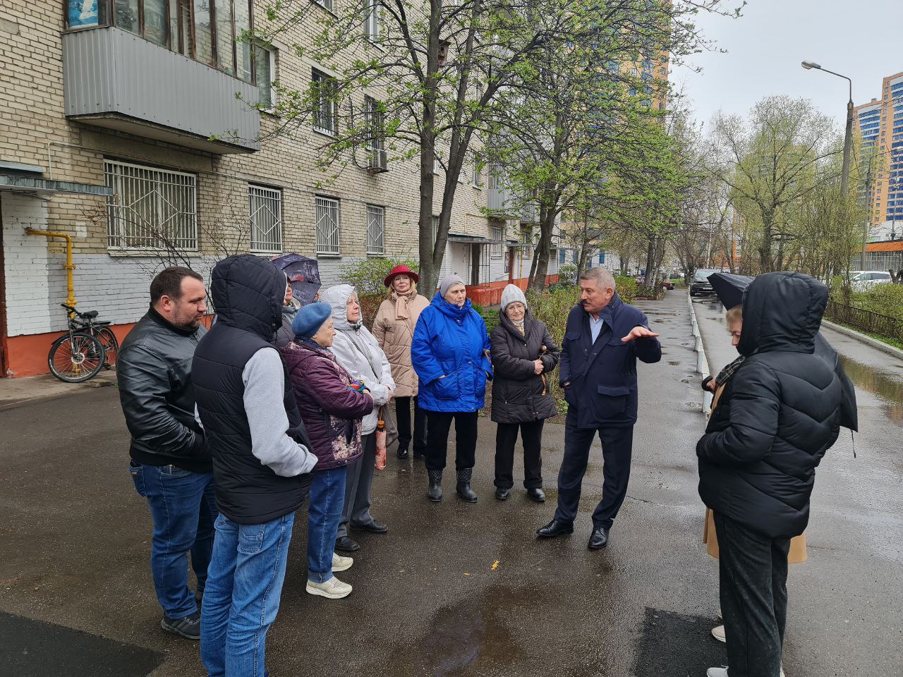 Николай Ковалев встретился с жителями 17 апреля
