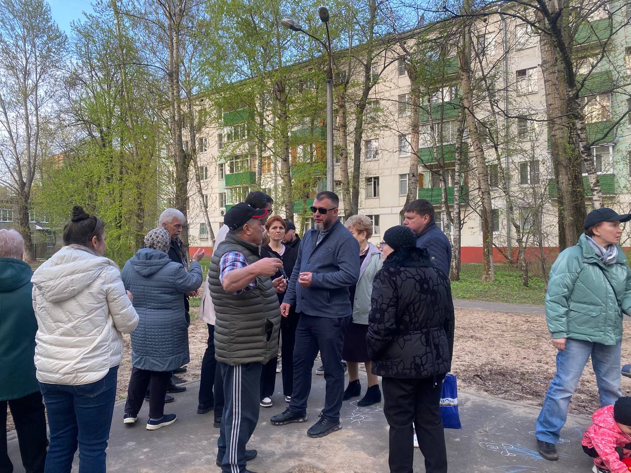 Оксана Зотова обсудила с жителями вопросы