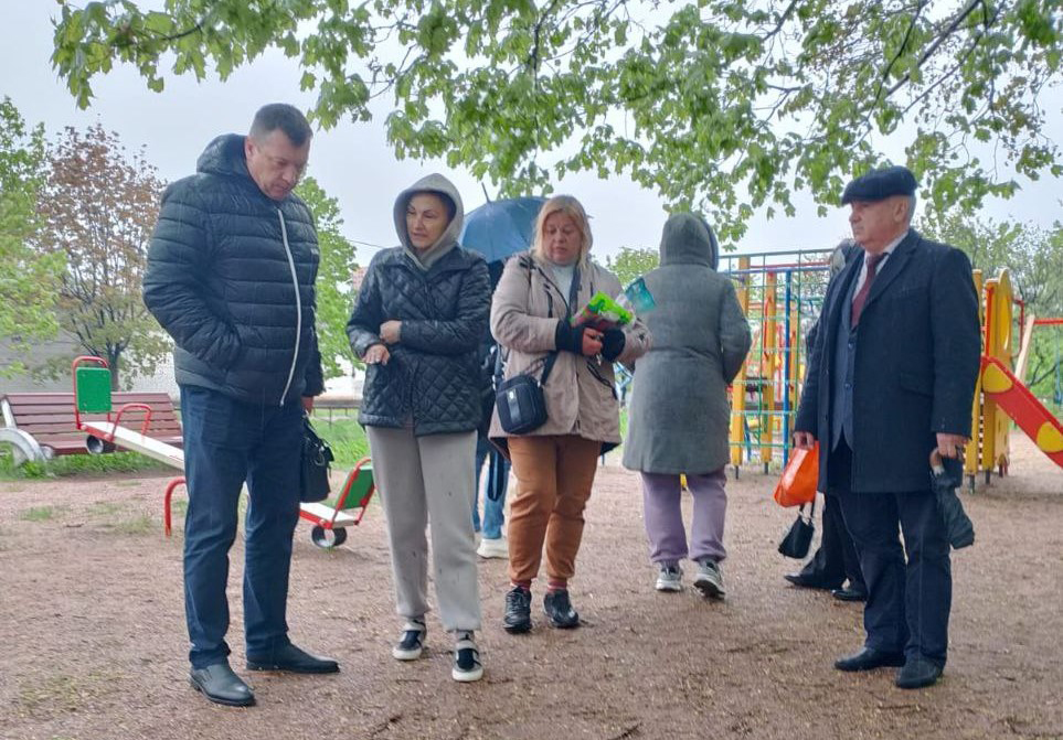 Вдадимир Климов встретился с жителями 15 мая